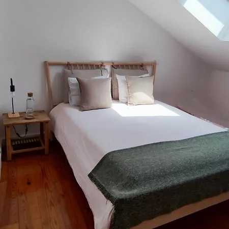Triplo Com Wc Privativo No Coracao Do Chiado Homestay *