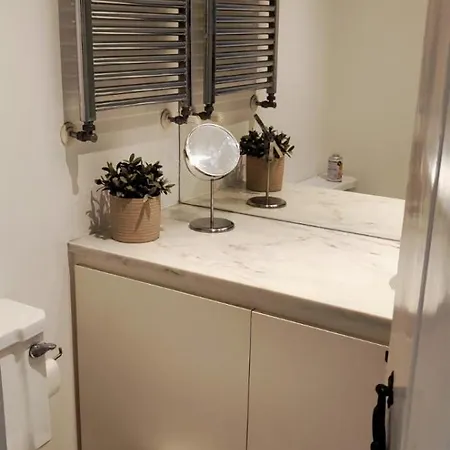 Homestay Triplo Com Wc Privativo No Coracao Do Chiado