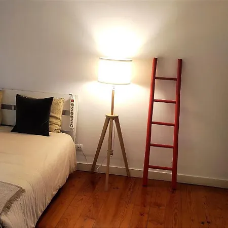 Homestay Triplo Com Wc Privativo No Coracao Do Chiado *